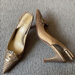 Sling back heels in bronze leather